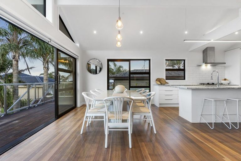 Photo of property in 12 Hyde Road, Rothesay Bay, Auckland, 0630