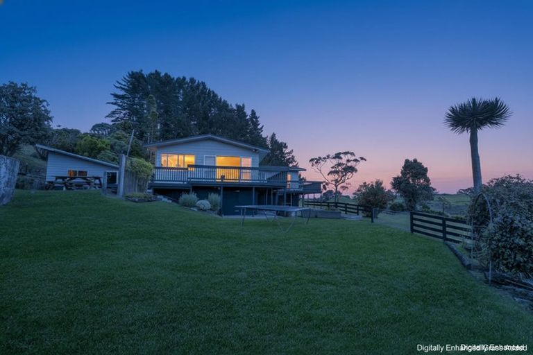 Photo of property in 661 Waihue Road, Parore, Dargaville, 0372