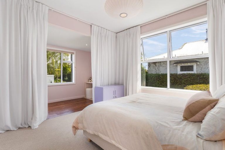 Photo of property in 8 Woodville Street, Edgeware, Christchurch, 8013