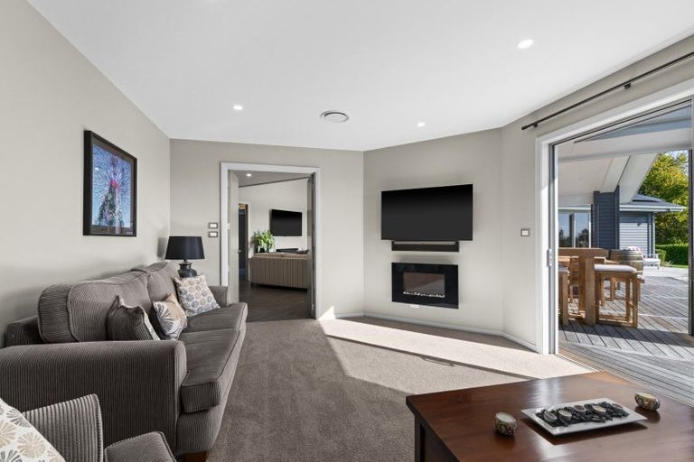 Photo of property in 12 Spur Road, Havelock North, 4130