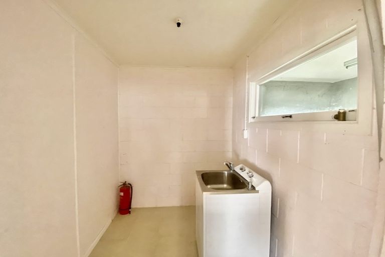 Photo of property in 25 Clayton Road, Manurewa, Auckland, 2102