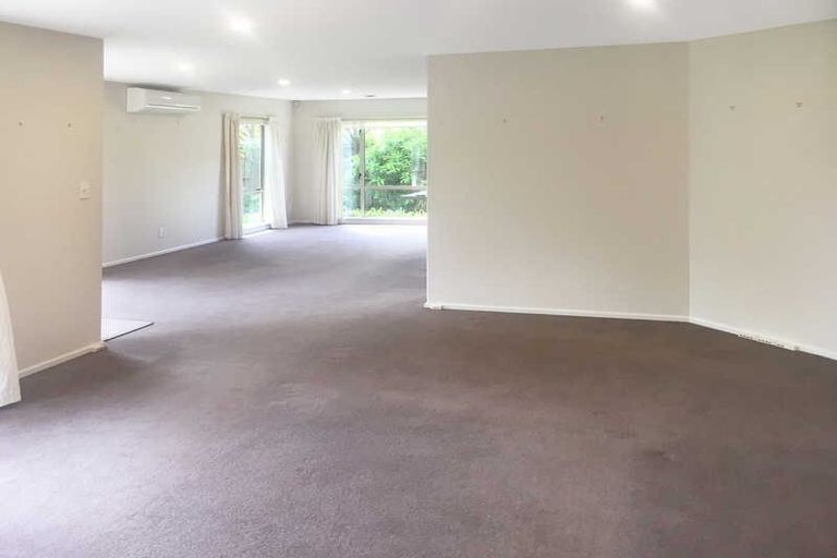 Photo of property in 12 Coolspring Way, Redwood, Christchurch, 8051