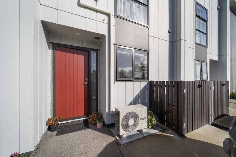 Photo of property in 15b Ventura Street, Mangere, Auckland, 2022