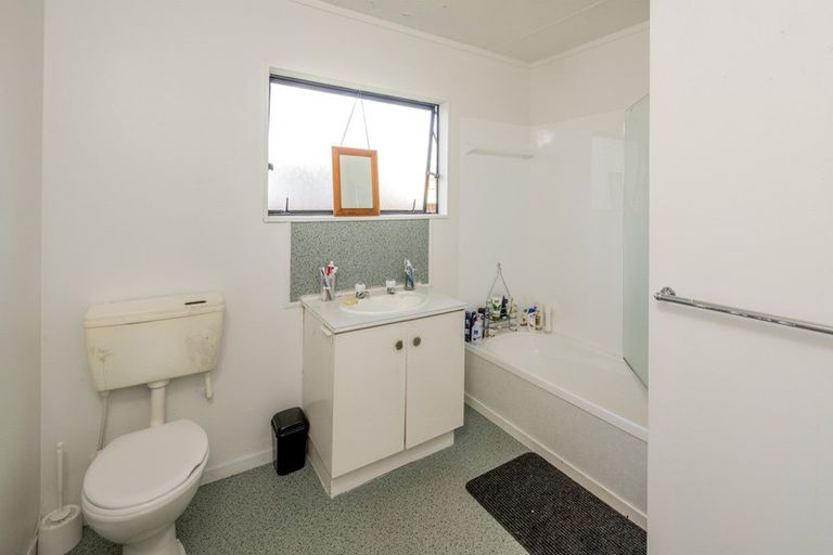 Photo of property in 15 Solway Street, Levin, 5510