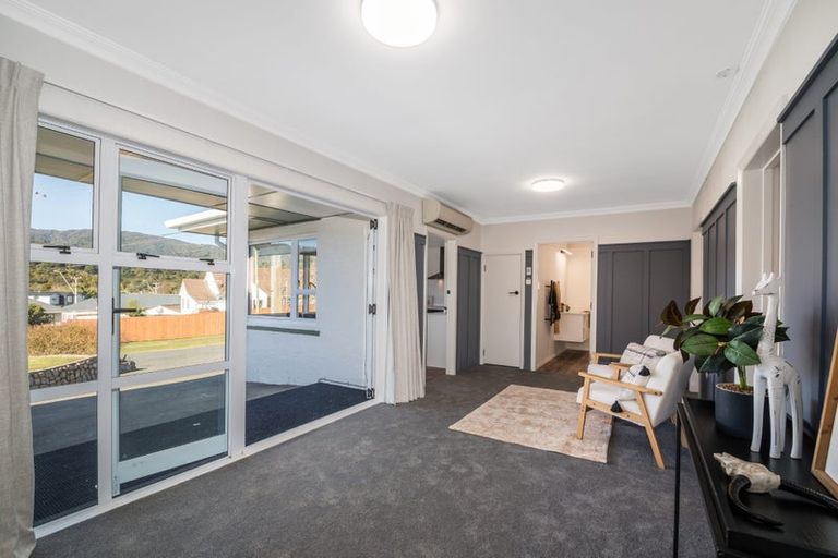 Photo of property in 4 Bledisloe Crescent, Wainuiomata, Lower Hutt, 5014