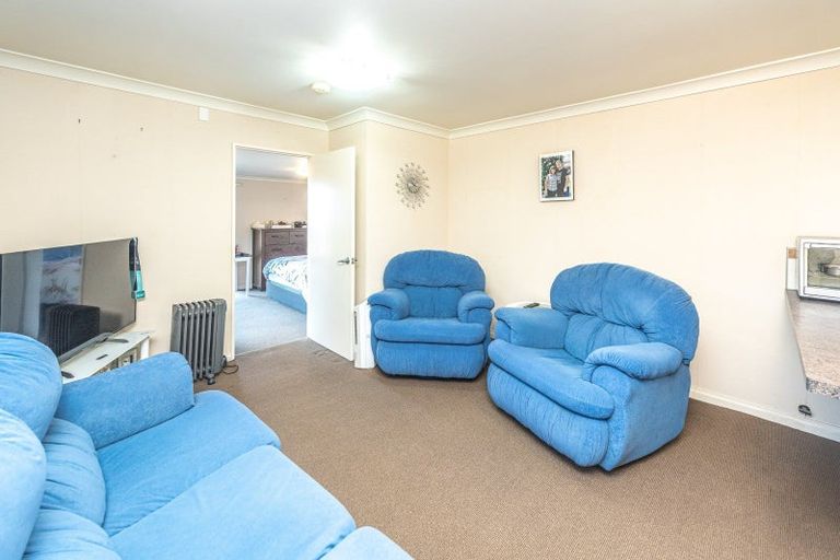 Photo of property in 83 Parkes Avenue, Saint Johns Hill, Whanganui, 4501