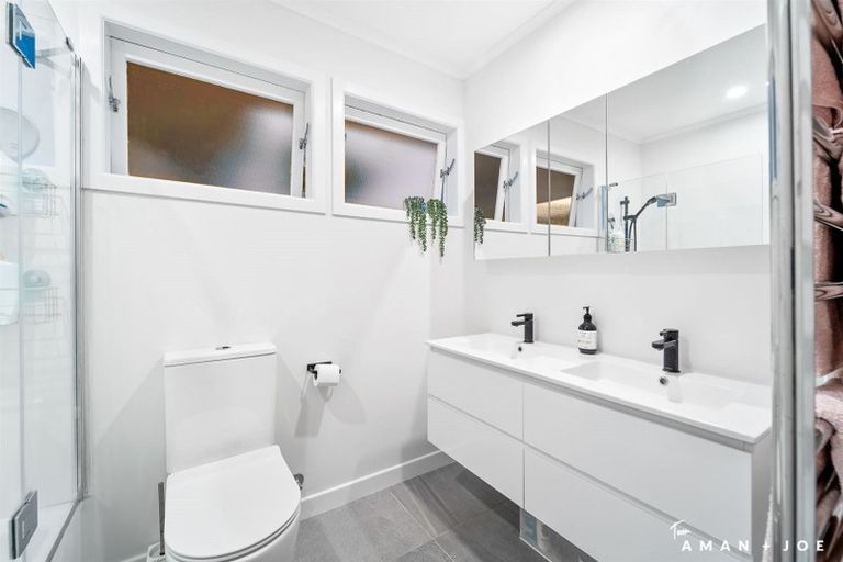 Photo of property in 106 Seabrook Avenue, New Lynn, Auckland, 0600