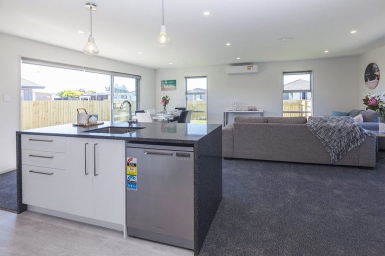 Photo of property in 5 Kingsbridge West, Burwood, Christchurch, 8083