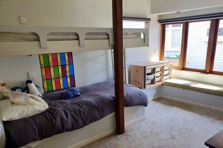 Photo of property in 107 Vauxhall Road, Narrow Neck, Auckland, 0624