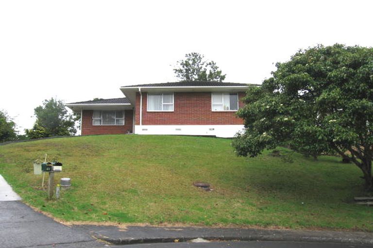 Photo of property in 23 Lucinda Place, Glen Eden, Auckland, 0602