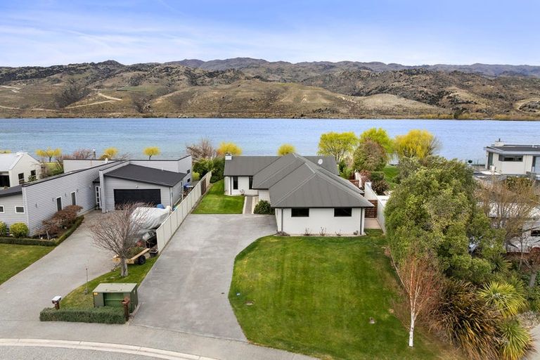 Photo of property in 14 De Bettencor Place, Mount Pisa, Cromwell, 9383