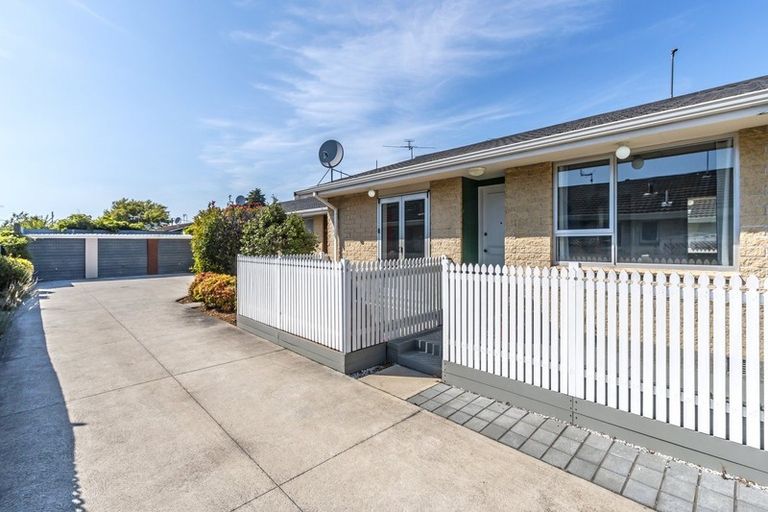 Photo of property in 2/10 Peer Street, Upper Riccarton, Christchurch, 8041