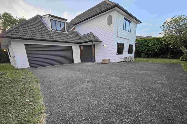 Photo of property in 2/5 Seacliffe Avenue, Belmont, Auckland, 0622