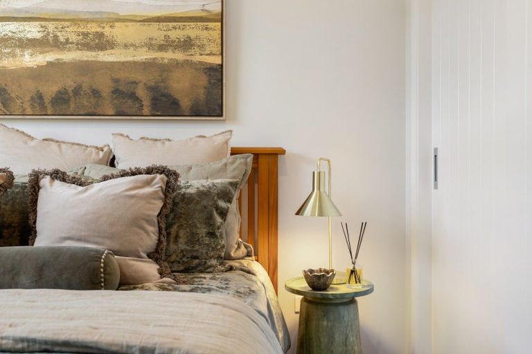 Photo of property in 34 Kirimoko Crescent, Wanaka, 9305