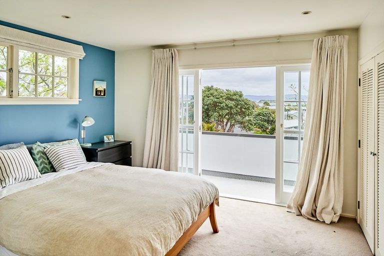 Photo of property in 337 Muritai Road, Eastbourne, Lower Hutt, 5013