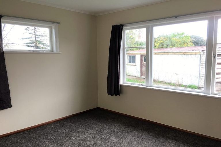 Photo of property in 18 Sinclair Avenue, Highbury, Palmerston North, 4412