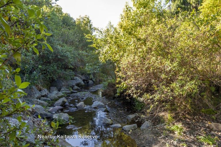 Photo of property in 43 Kaitawa Crescent, Paraparaumu, 5032