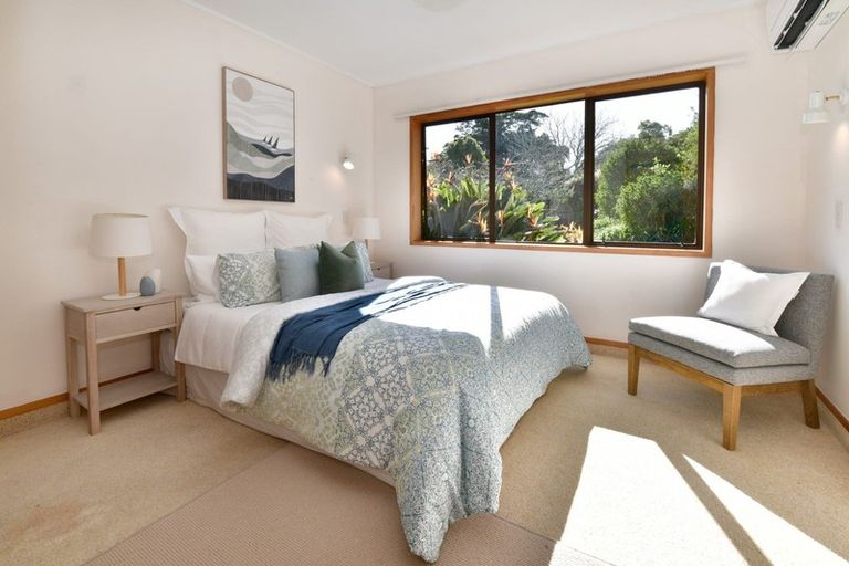Photo of property in 1124 Whangaparaoa Road, Tindalls Beach, Whangaparaoa, 0930