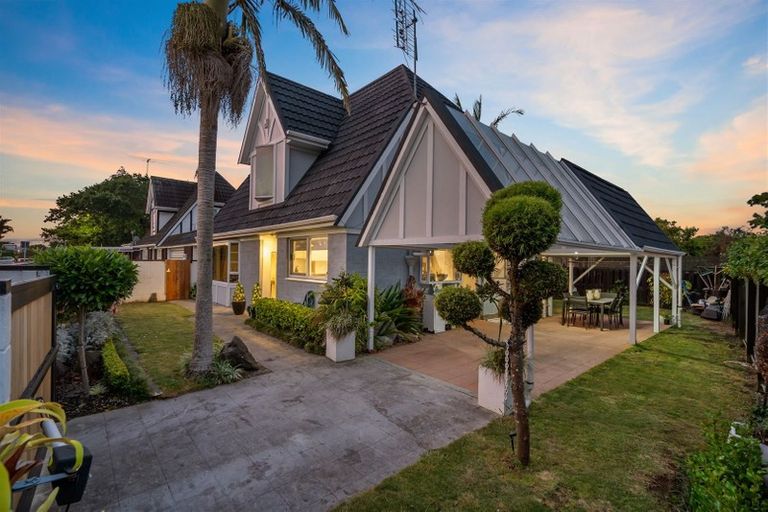 Photo of property in 6 Oakland Avenue, Papatoetoe, Auckland, 2025