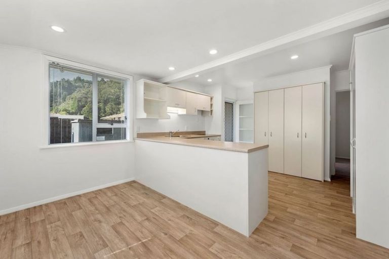 Photo of property in 4/49 Wilford Street, Wallaceville, Upper Hutt, 5018