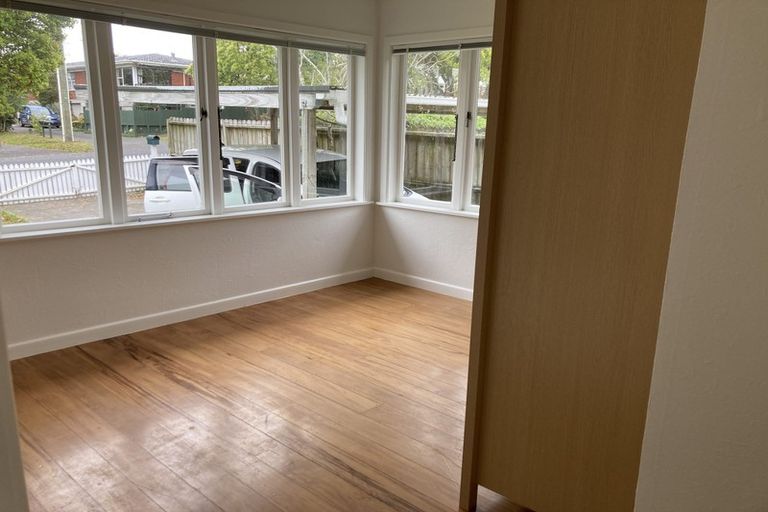 Photo of property in 6 Koromiko Street, New Lynn, Auckland, 0600