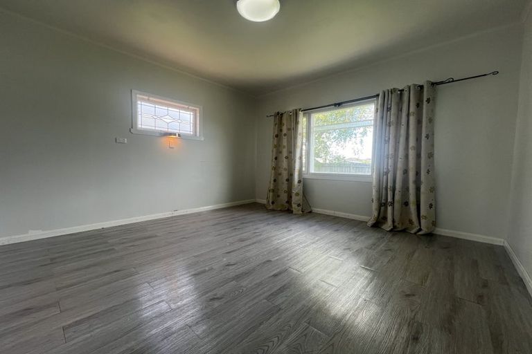 Photo of property in 48 Clevedon Road, Papakura, 2110