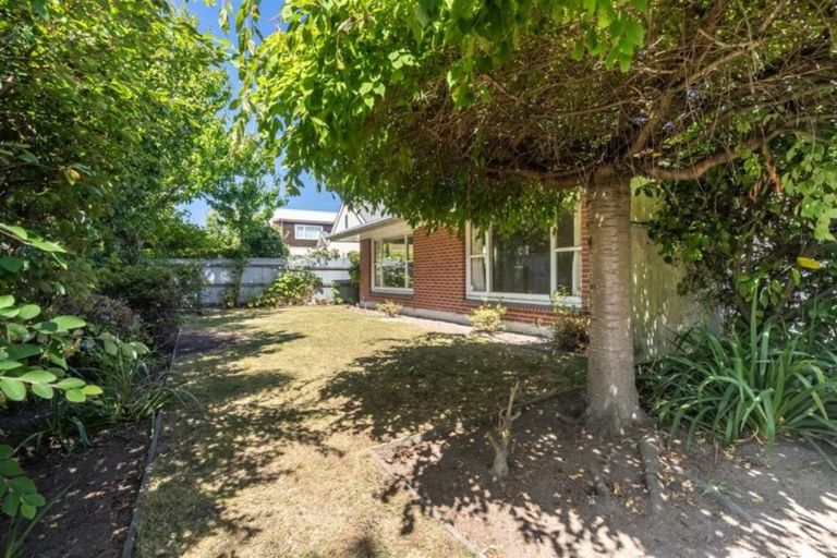 Photo of property in 277 Memorial Avenue, Burnside, Christchurch, 8053