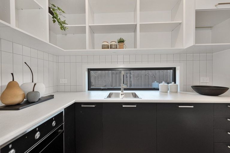 Photo of property in 12 Bosun Place, Te Atatu Peninsula, Auckland, 0610