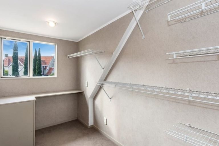 Photo of property in 2/190 Devonport Road, Tauranga, 3110