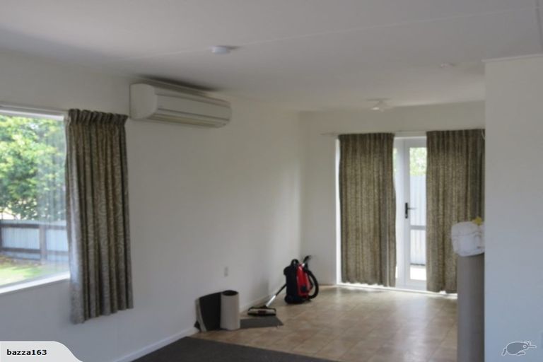 Photo of property in 94 Tait Drive, Greenmeadows, Napier, 4112