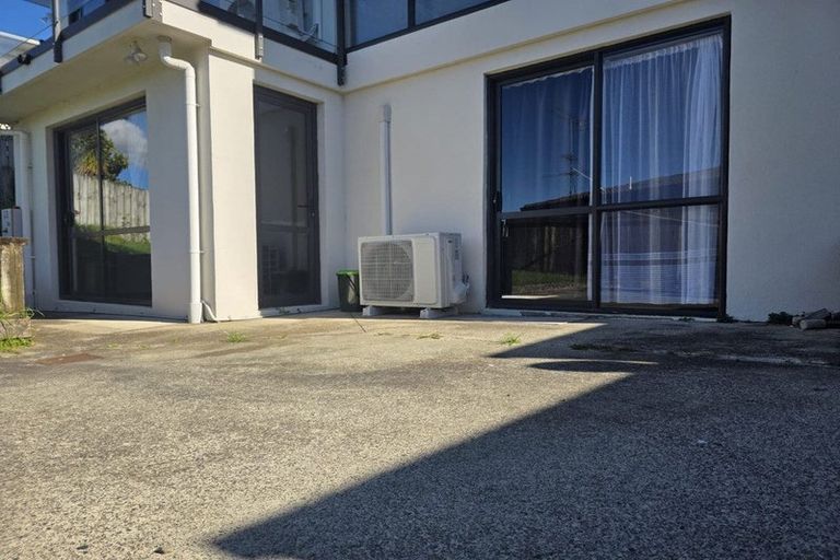 Photo of property in 68a Bradbury Road, Botany Downs, Auckland, 2010