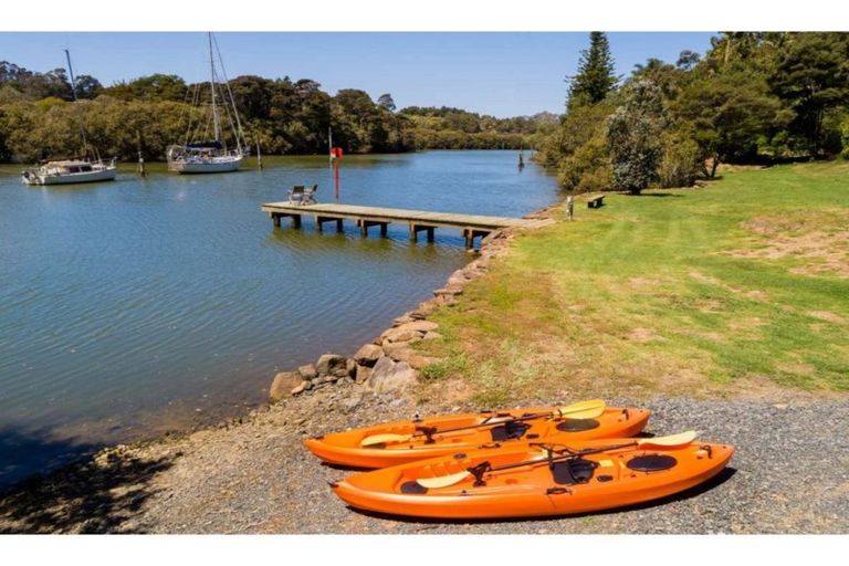 Photo of property in 60 Riverview Road, Kerikeri, 0230