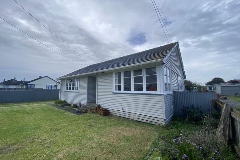 Photo of property in 34 Matipo Street, Castlecliff, Whanganui, 4501