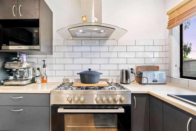 Photo of property in 1/17 Glen Road, Ranui, Auckland, 0612