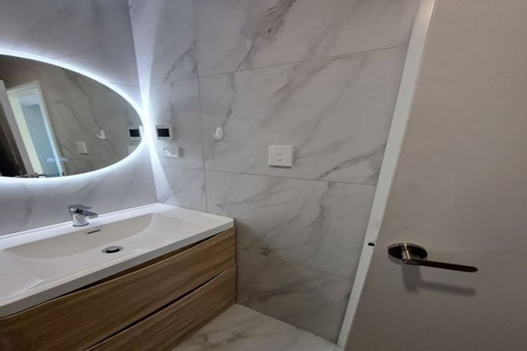 Photo of property in 3/6 Kereru Street, Henderson, Auckland, 0612