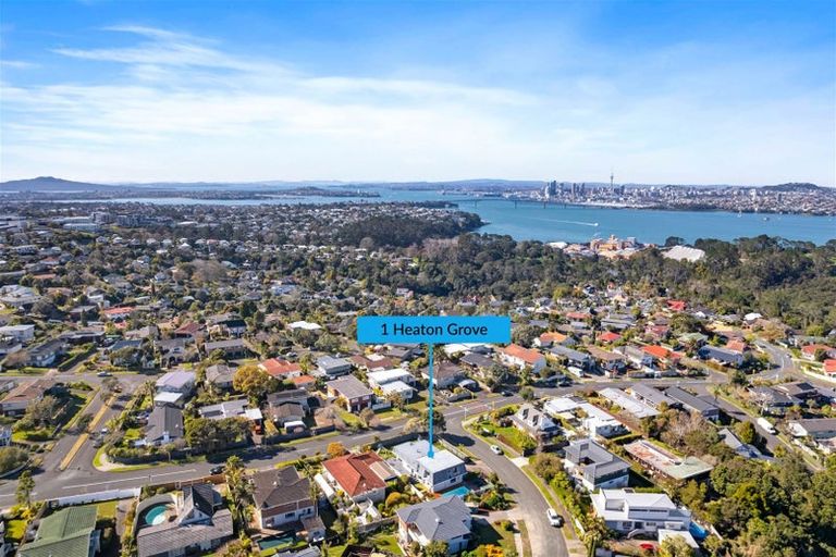 Photo of property in 1 Heaton Grove, Chatswood, Auckland, 0626