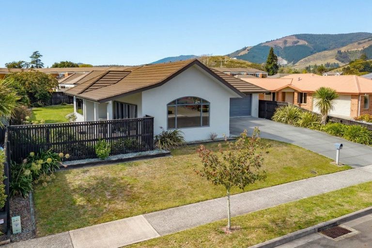 Photo of property in 18 Best Place, Stoke, Nelson, 7011