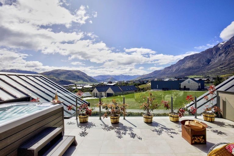 Photo of property in 1 Afton Lane, Jacks Point, Queenstown, 9371