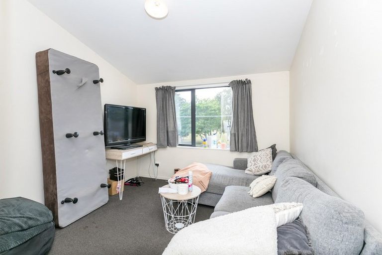 Photo of property in 2/179 Knighton Road, Hillcrest, Hamilton, 3216