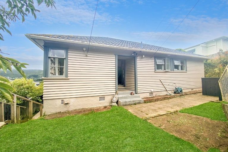 Photo of property in 3 Montgomery Avenue, Karori, Wellington, 6012