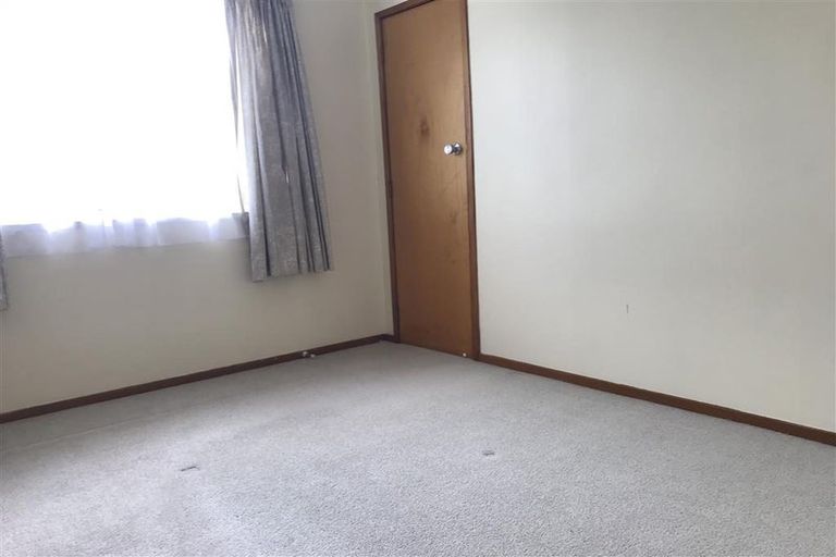 Photo of property in 22 Kelman Road, Kelston, Auckland, 0602