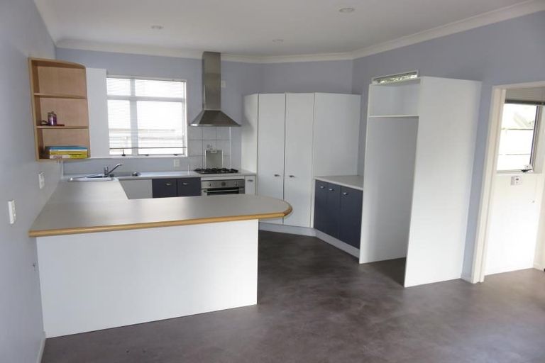 Photo of property in 10 Chippenham Grove, Churton Park, Wellington, 6037