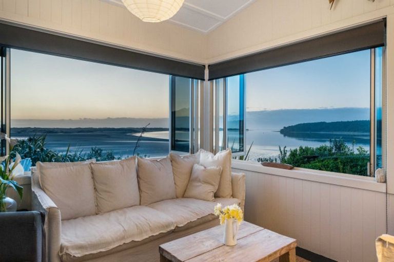 Photo of property in 40 Tuakau Bridge-port Waikato Road, Port Waikato, Tuakau, 2695