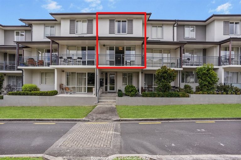 Photo of property in 4/25 Opito Way, East Tamaki, Auckland, 2013