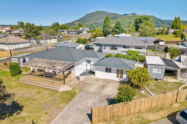 Photo of property in 10 Murray Road, Fairy Springs, Rotorua, 3015