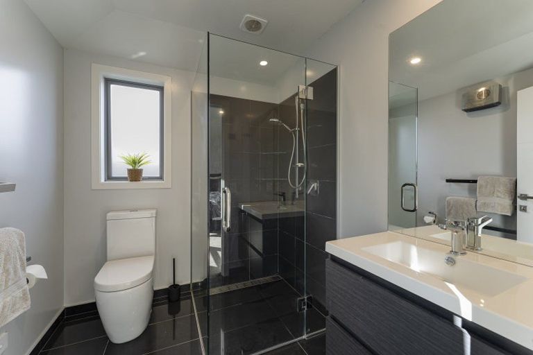 Photo of property in 14 Magnetic Place, Cromwell, 9310