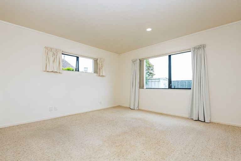 Photo of property in 100 Amberley Avenue, Highbury, Palmerston North, 4412