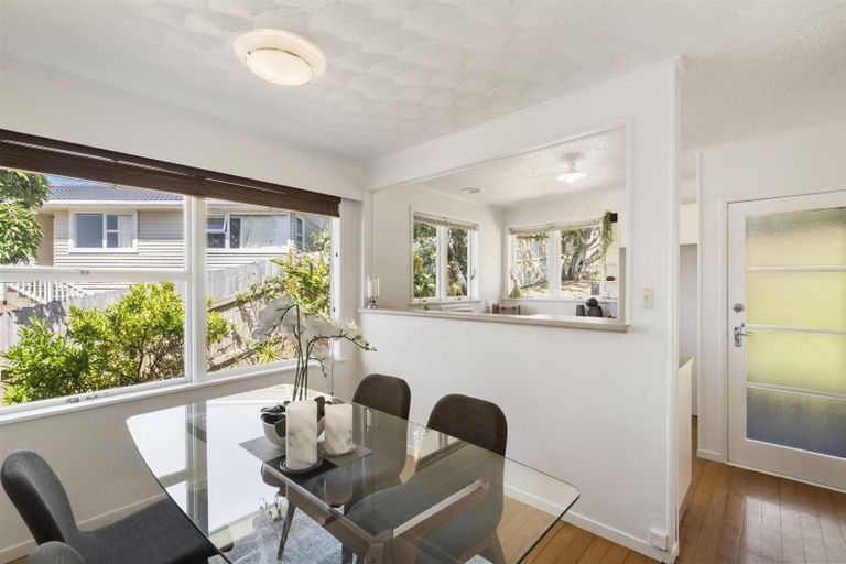 Photo of property in 33 Weatherly Road, Torbay, Auckland, 0630