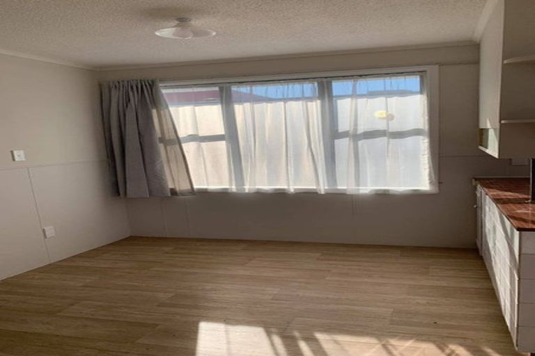 Photo of property in 118 Weymouth Road, Manurewa, Auckland, 2102