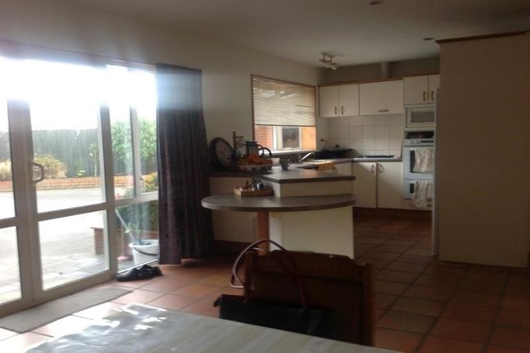 Photo of property in 68a Memorial Avenue, Ilam, Christchurch, 8053